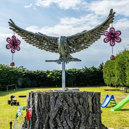 Upside Down House - Sleeps Up To 6 Guests - Great For Family And Friends Gatherings,Corporate Events ,Near Sherwood Forest At Fairview Farm In Nottingham Set In 88 Acres Екстериор снимка